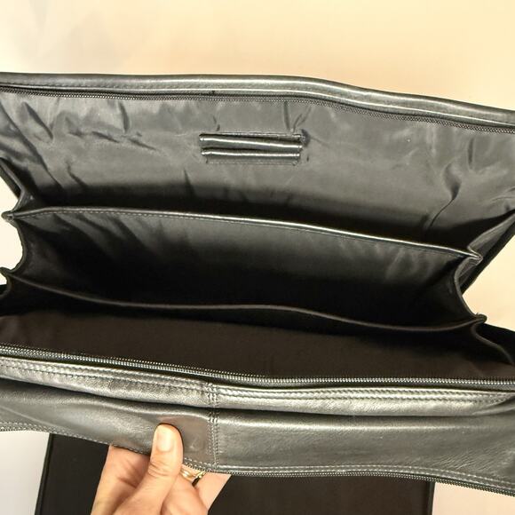 TUMI Soft Black Leather Organizer Laptop Briefcase Portfolio Bag File Separator - Picture 7 of 11